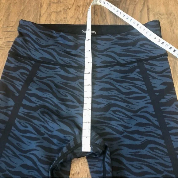 EUC✨SWEATTY BETTY LONDON women's small blue & black zebra print leggings - Picture 7 of 7